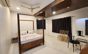 Kuber Hotel